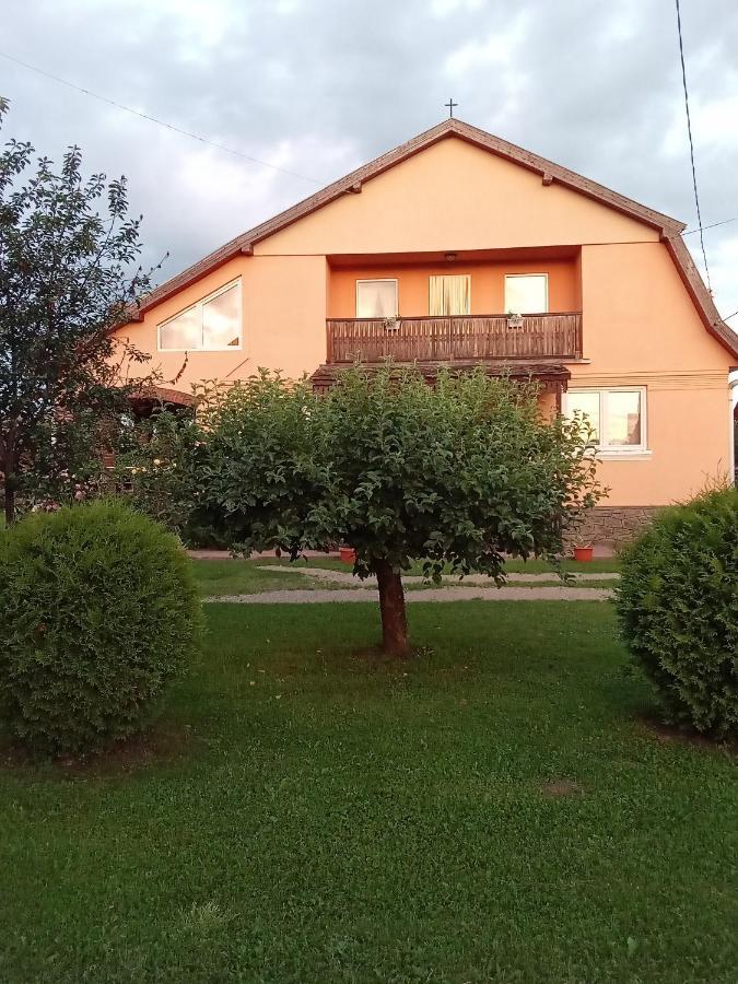 Timi Kulcsoshaz Hotell Lăzarea Eksteriør bilde